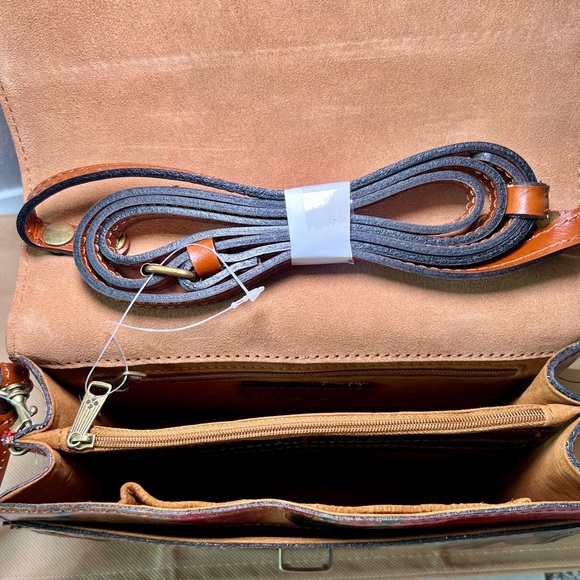 Patricia Nash Leather Lanza Crossbody Organizer - Picture 3 of 5